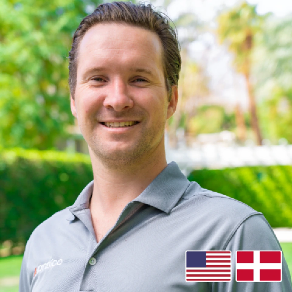morten-logstrup–flag@2x